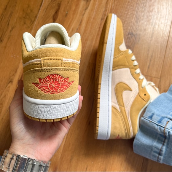 Jordan 1 Mid Corduroy - Picture 5 of 7